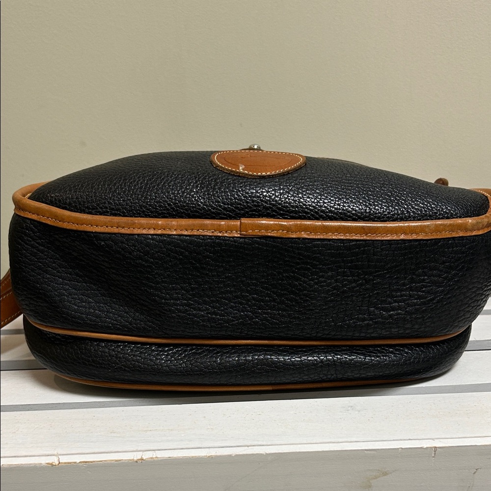 Vintage Dooney & Bourke All-Weather Leather Large Horseshoe Bag Crossbody - Picture 3 of 9